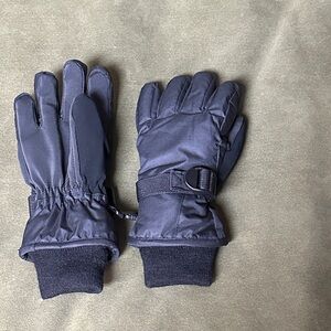 Kids' Black Winter Gloves Size 6-7 Years